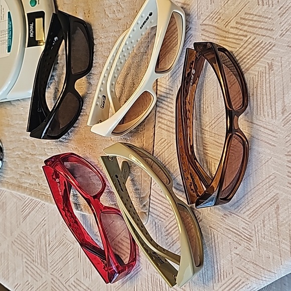 SPY MC - Picture 12 of 16